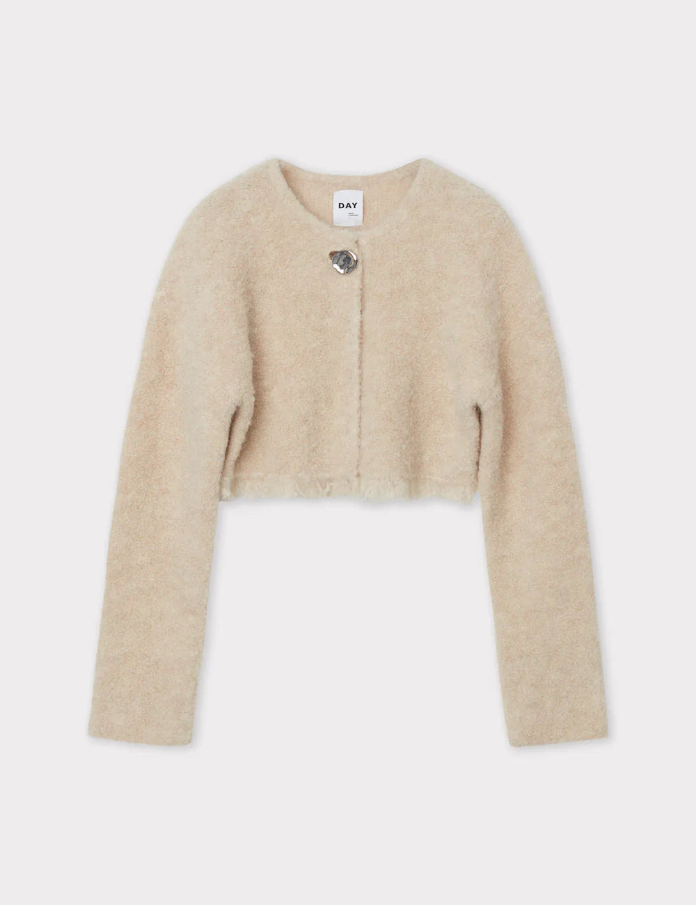 Elegant winter outfits for women featuring warm fabrics, refined silhouettes, and layered looks designed for everyday and city wear.