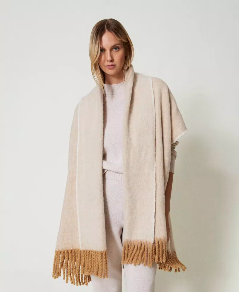 Poncho with fringes brown