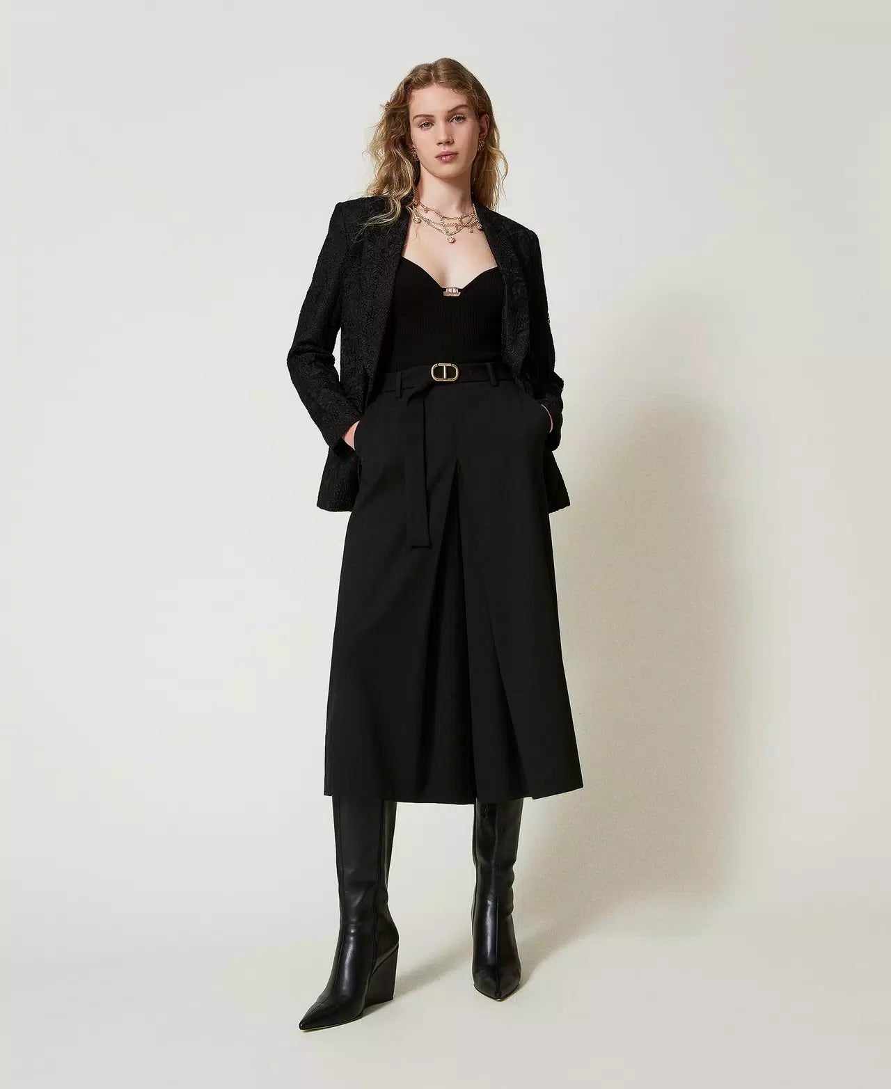 Trouser-skirt with belt