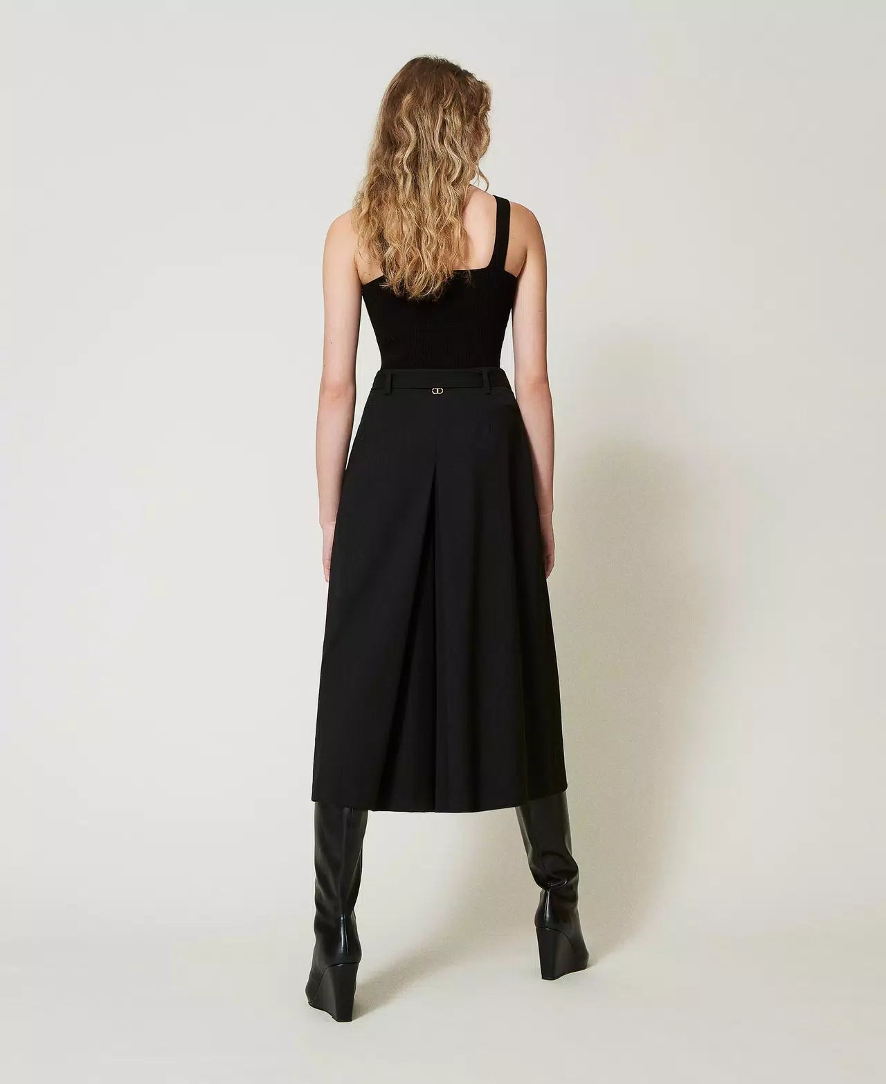 Trouser-skirt with belt