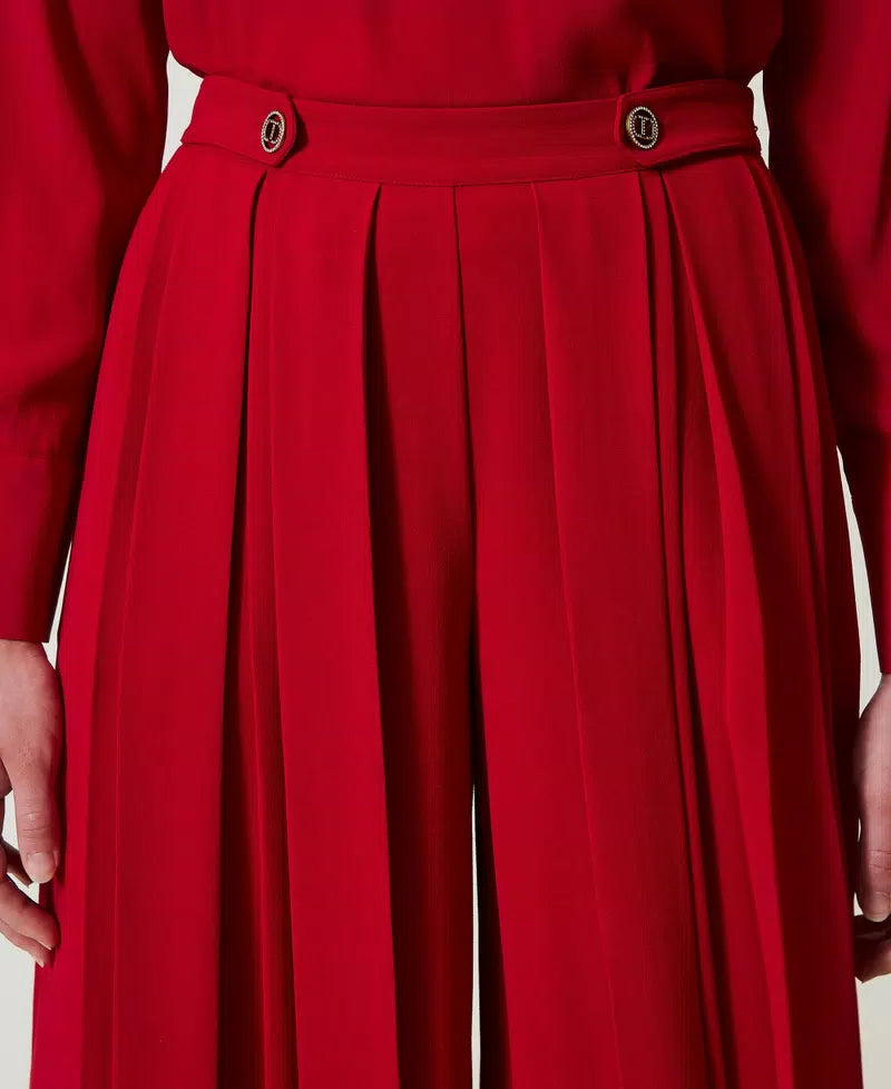 Red crêpe trousers