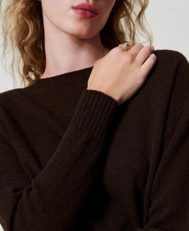Cashmere crew neck jumper