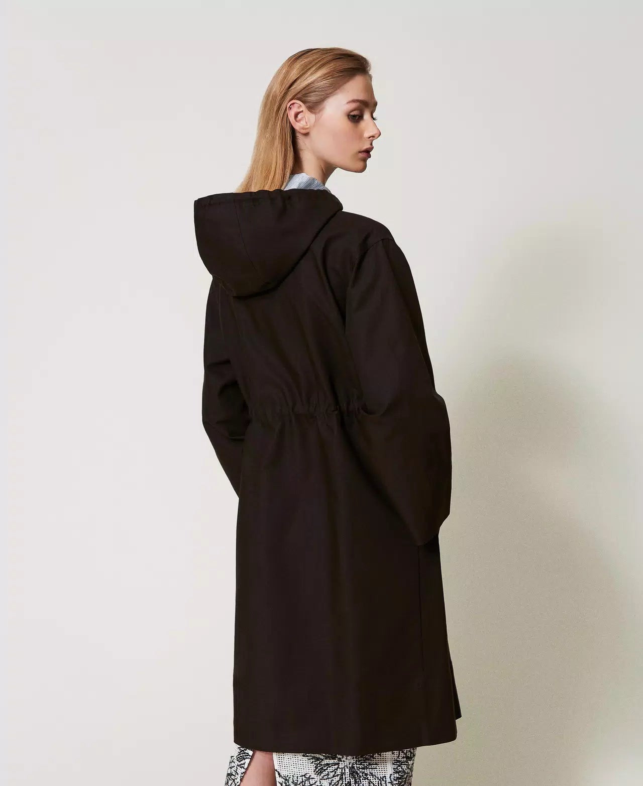 Hooded parka coat with embroidery