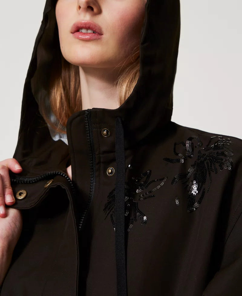 Hooded parka coat with embroidery