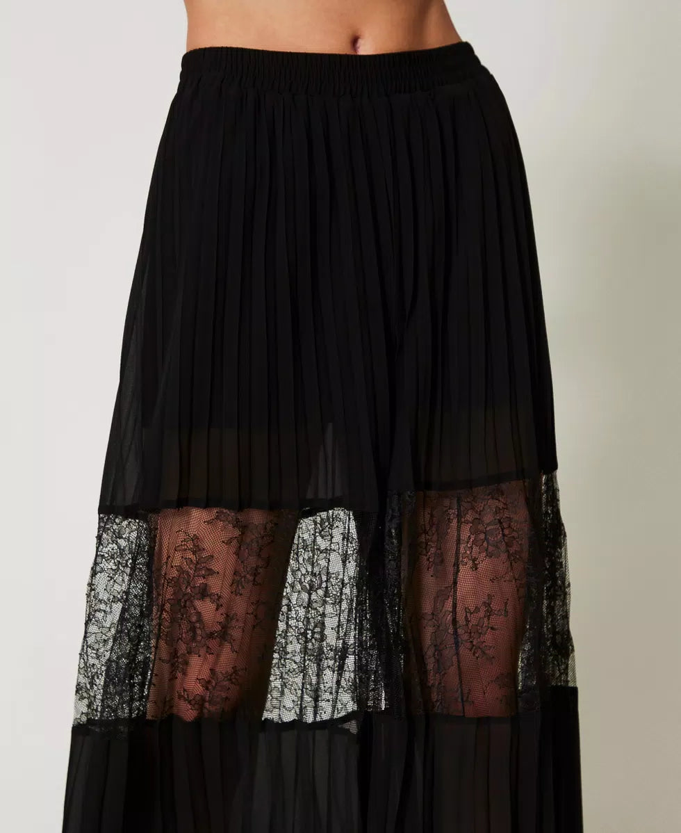 Pleated georgette trousers with lace