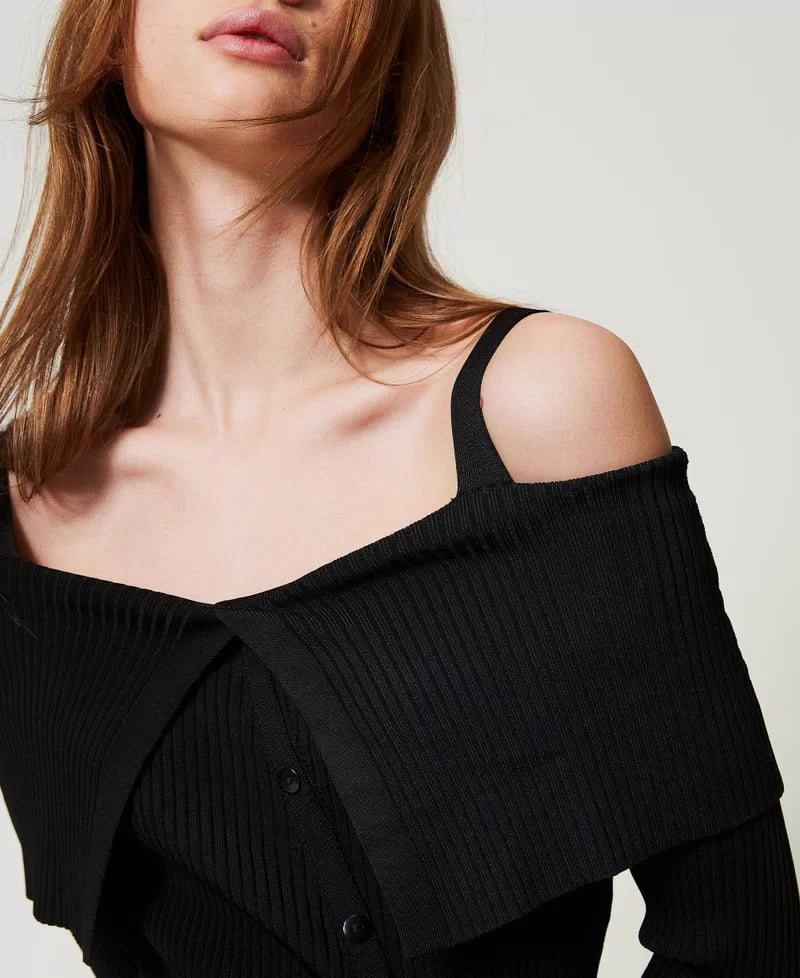 Fitted off-shoulder jumper