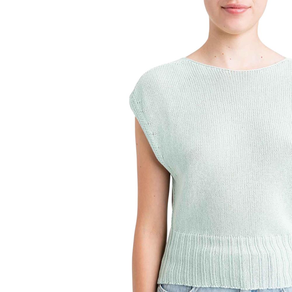 Crewneck knit top