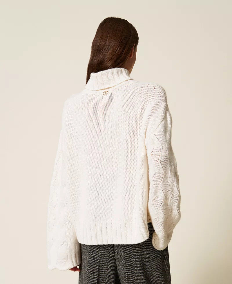 Wool blend turtle neck jumper with scalloped hem