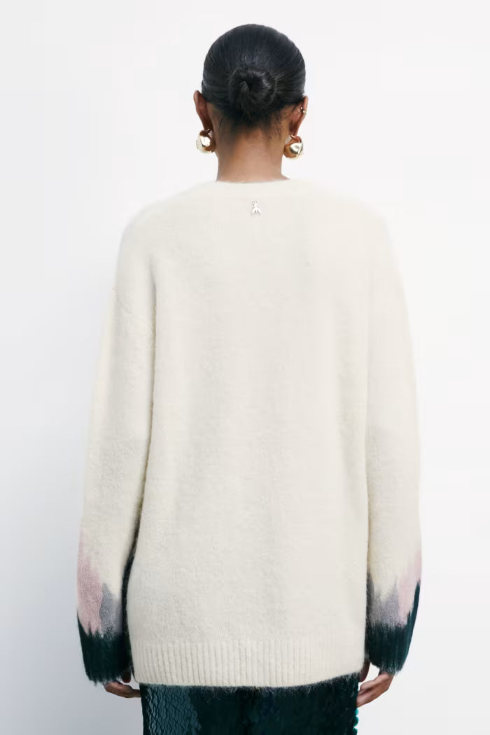 Oversized soft sweater with pattern