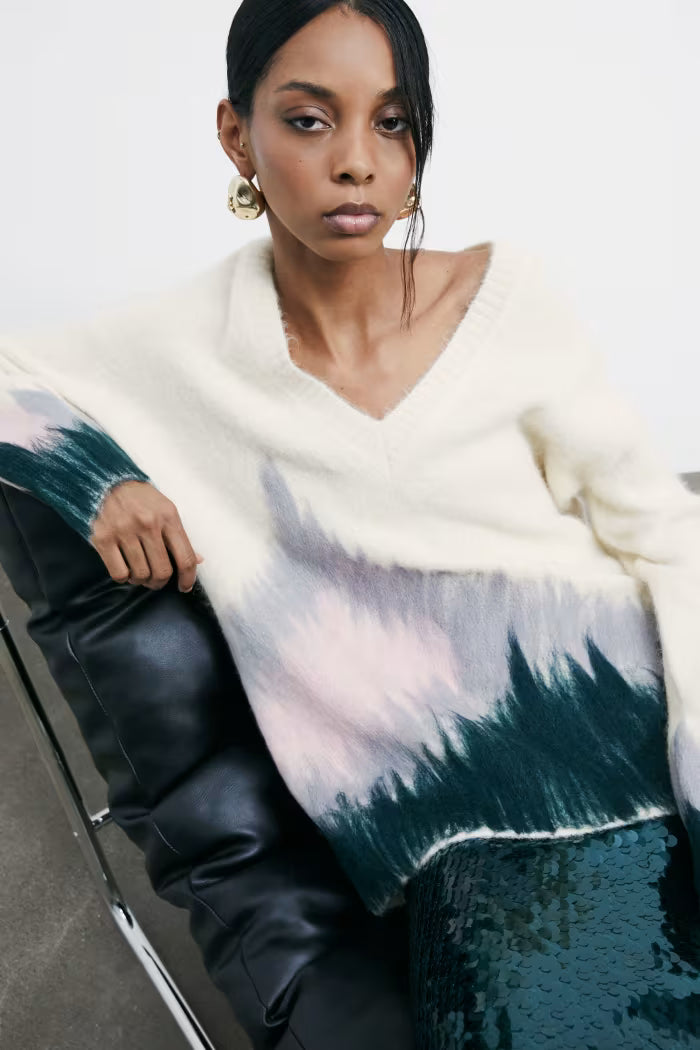 Oversized soft sweater with pattern