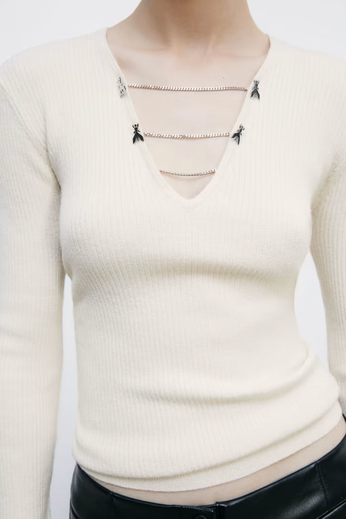 Fitted sweater with chains white