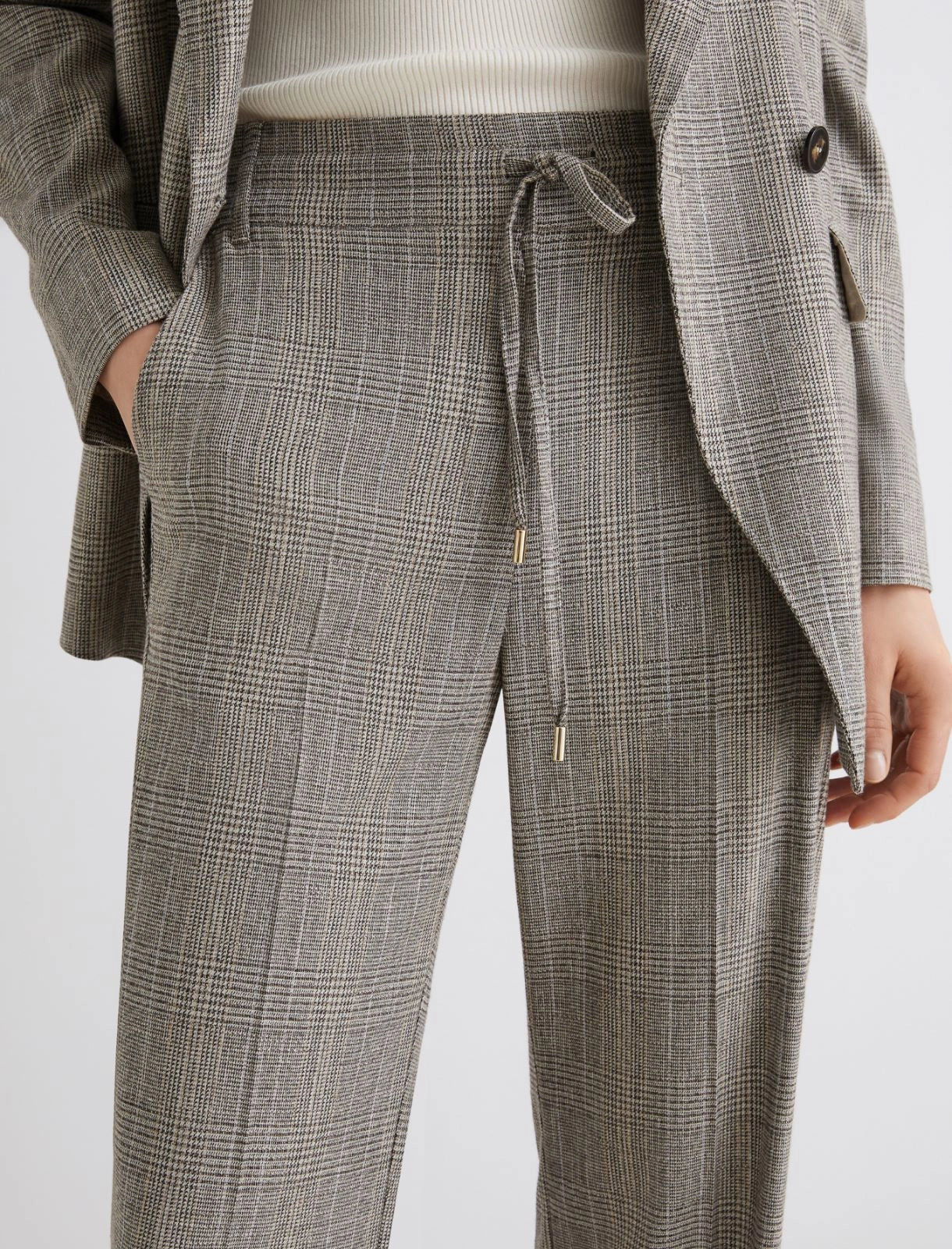 Wool trousers with string