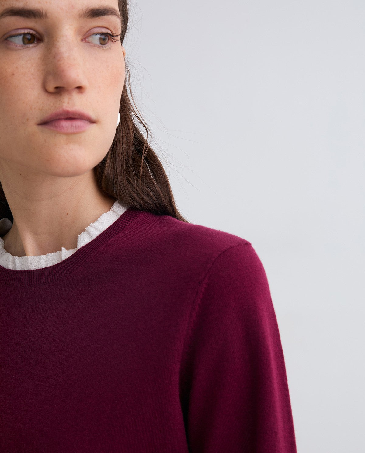 Maroon cotton and wool sweater contrasting accents