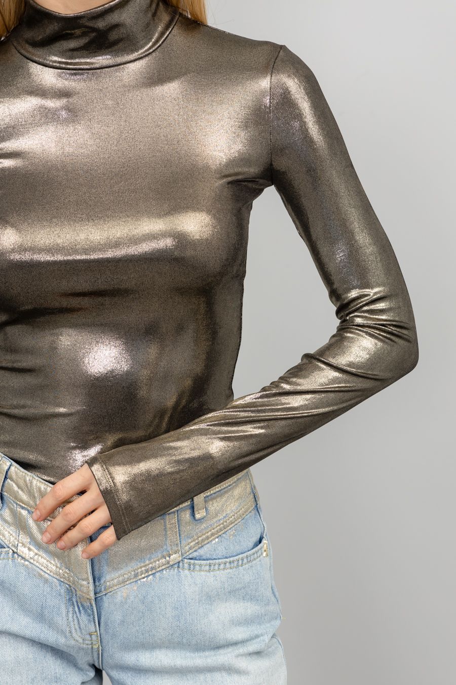 Turtleneck slim fit metallic top