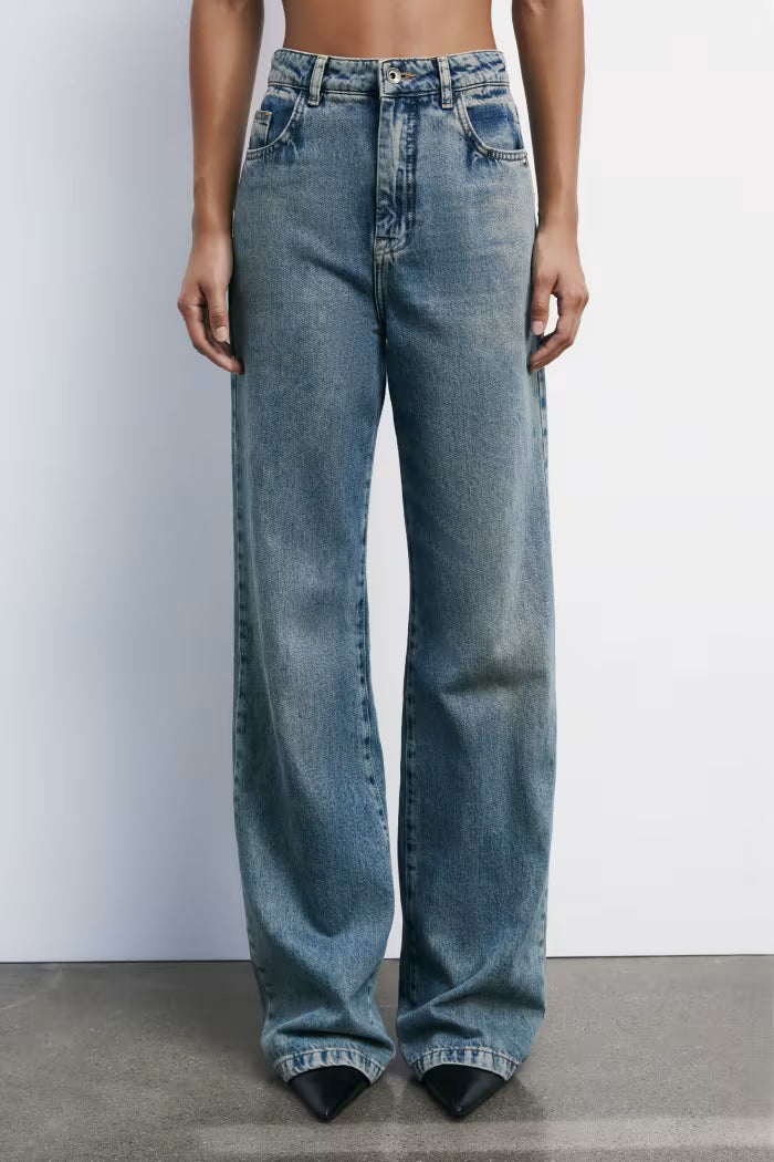 High-waisted straight jeans