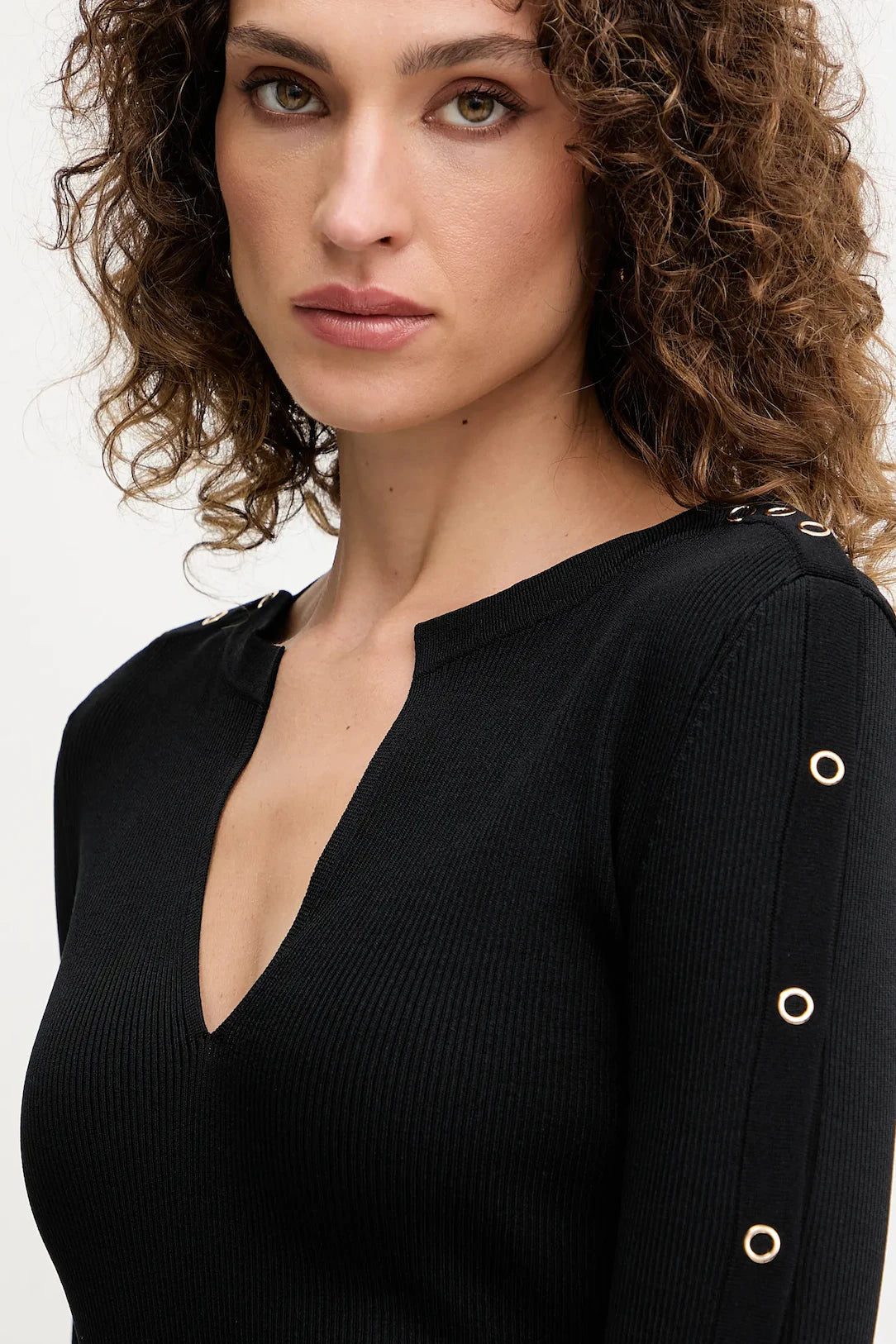 V-neck ribbed sweater black